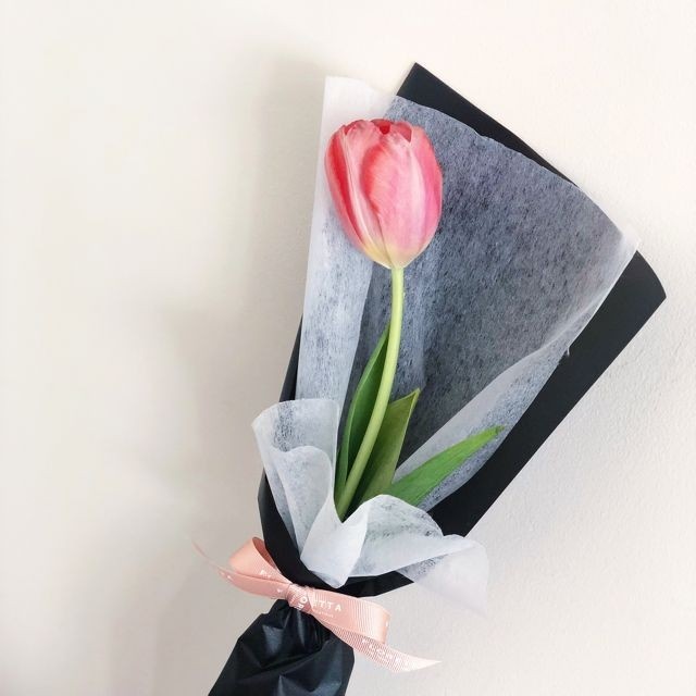FL0WERSANDLOVE's tweet photo. ¡𝐅𝐄𝐋𝐈𝐙 𝐃𝐈𝐀 𝐃𝐄 𝐒𝐀𝐍 𝐕𝐀𝐋𝐄𝐍𝐓𝐈𝐍!

          Te ha llegado una flor.

          ♡ @NYMPHALEFK https://t.co/DFb5JVuX9n
