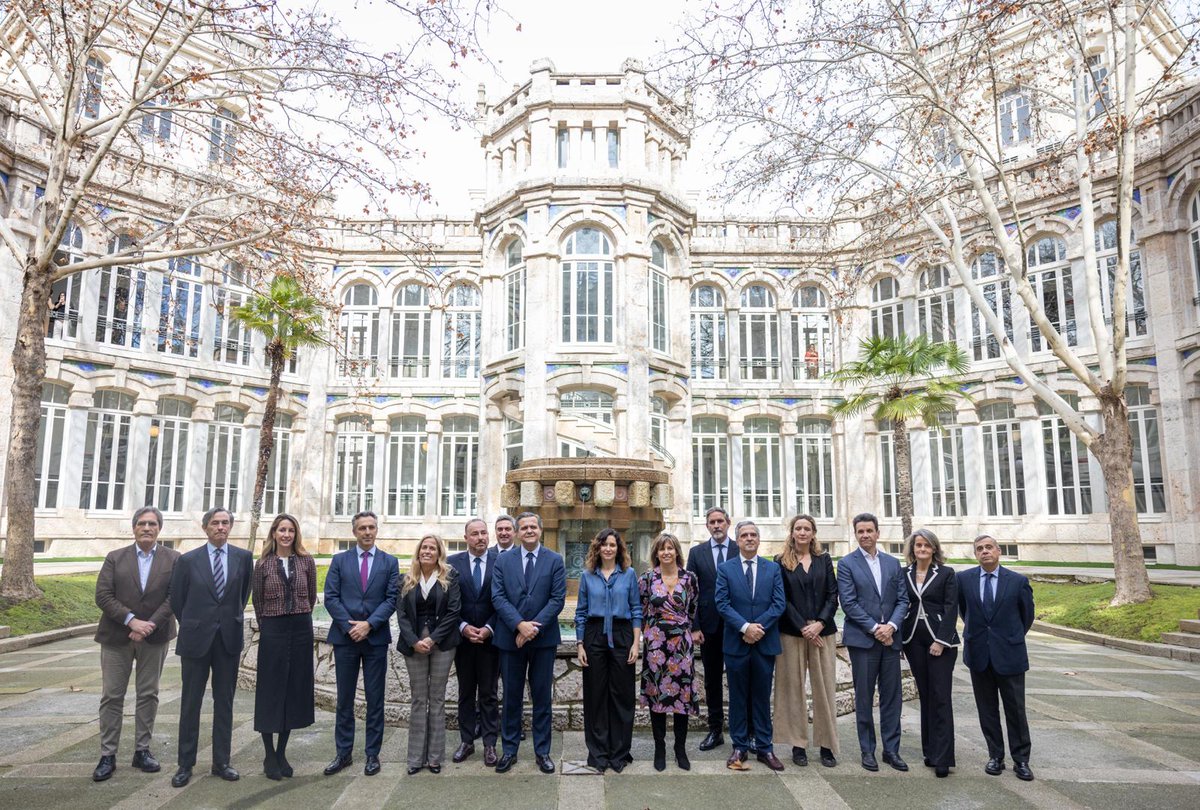 efmanzano's tweet photo. Representantes del COAM en el pacto por la vivienda 2024-2025 https://t.co/VaxcFBYpyu