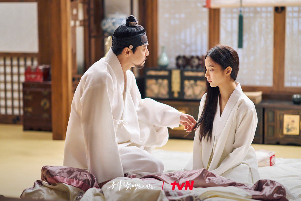 Chapter 2 of Iksong AU with #CaptivatingtheKing setting!

archiveofourown.org/works/53752153…

#hospitalplaylist
#Iksong