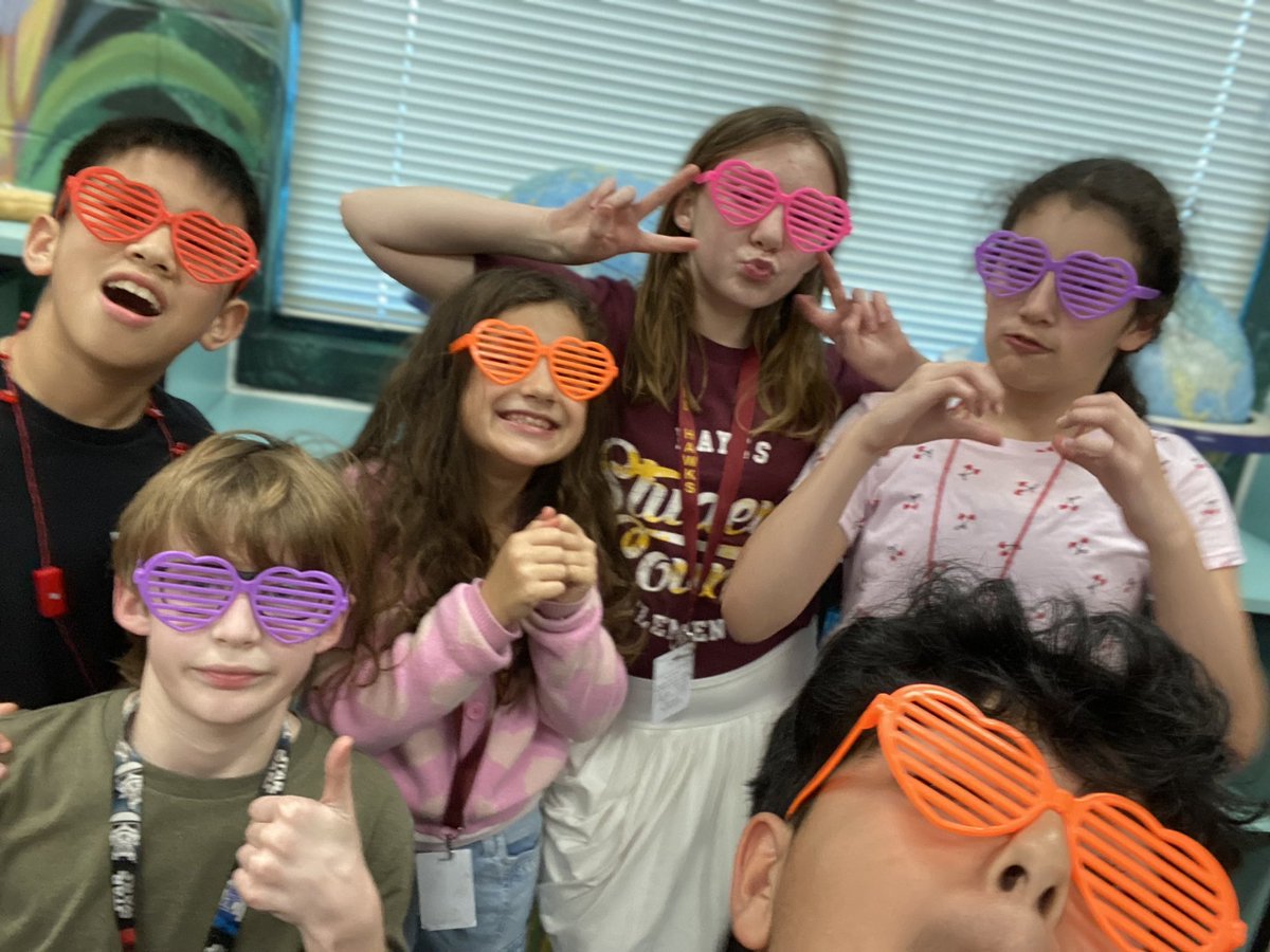 HayesStuCo's tweet photo. Friendship party and positive affirmations! Thanks Mr. Smith for the activity idea! #HayesHawks https://t.co/rLgsYoB3e9