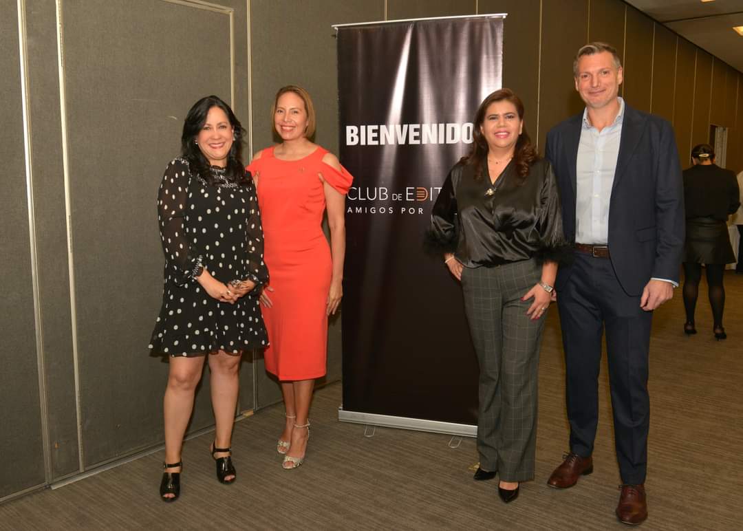 El día de ayer tuvimos el honor de recibir a <a href="/osotrava/">Oso Trava</a> como nuestro invitado de honor en la comida de febrero.
Agradecemos a nuestros socios y amigos por el libro su asistencia y por hacer de este encuentro un momento tan especial. 
¡Gracias por formar parte de esta gran familia!