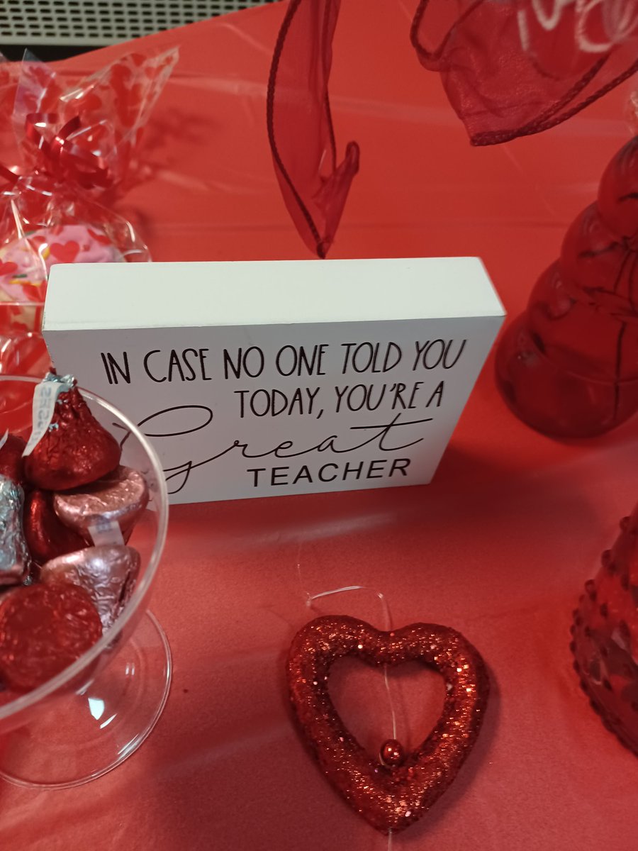 KCpriss's tweet image. When your mom comes in to encourage the staff!! ❤️