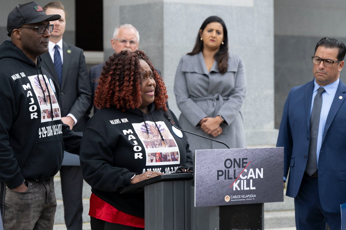 AsmVillapudua's tweet photo. (1/3) Today I hosted a #FightAgainstFentanyl press conference with my legislative colleagues, impacted family members, and leaders in law enforcement to introduce my #AB2336. https://t.co/s3CfJxj39F