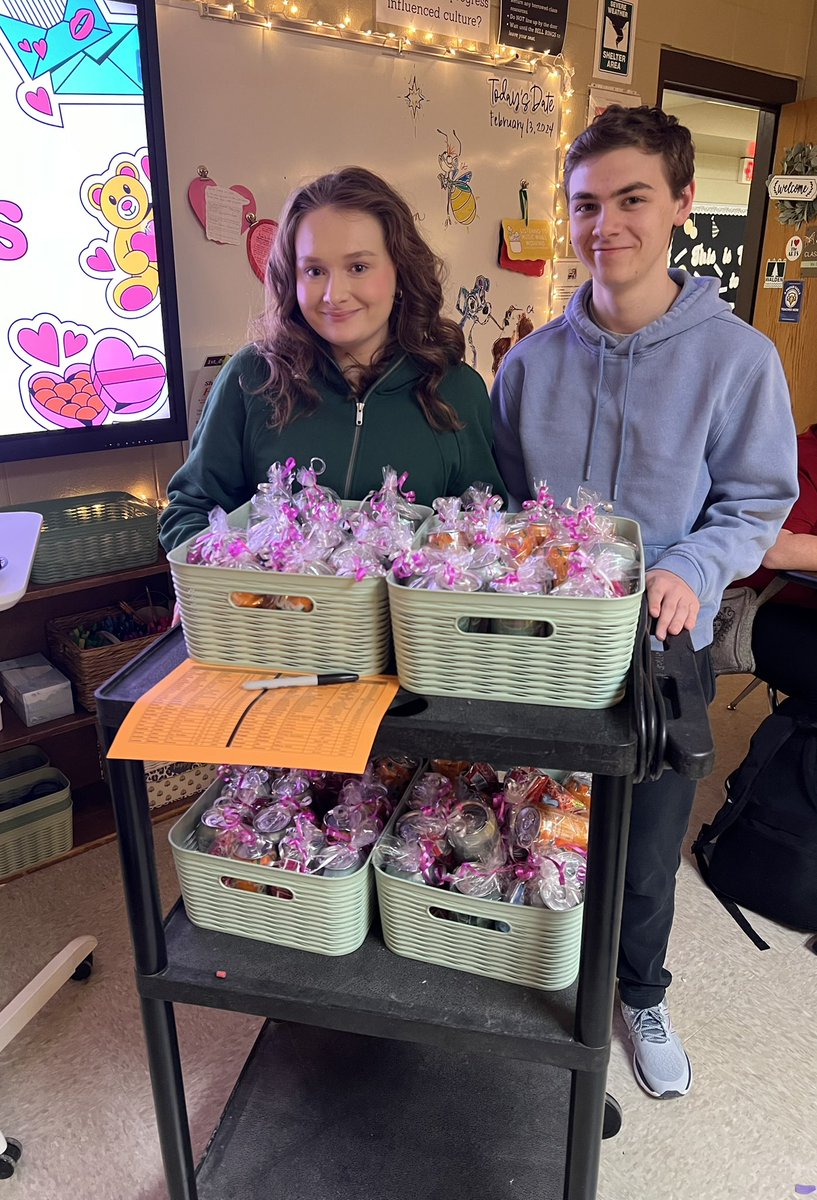 MsTessaCollins's tweet photo. SGA loved organizing, creating, and delivering Candy Grams to students and teachers. Happy Valentine’s Day RCSHS! 💓 https://t.co/LPGbZ4AIgp