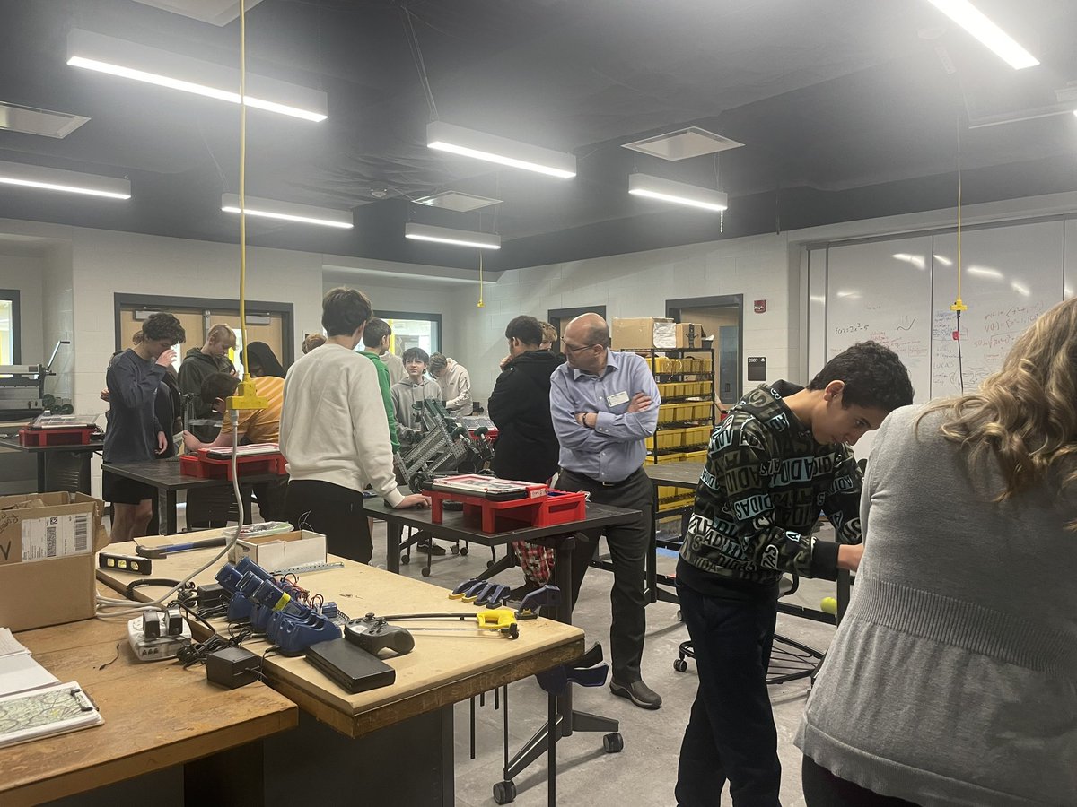wteffe's tweet photo. What a wonderful day showcasing @WWSWHS #engineering #biomedicalscience and #computersciene @PLTWorg pathways. Hearing students share about their experience and seeing the collaborative learning take place was powerful. #STEMally https://t.co/oGQdUI7kLU