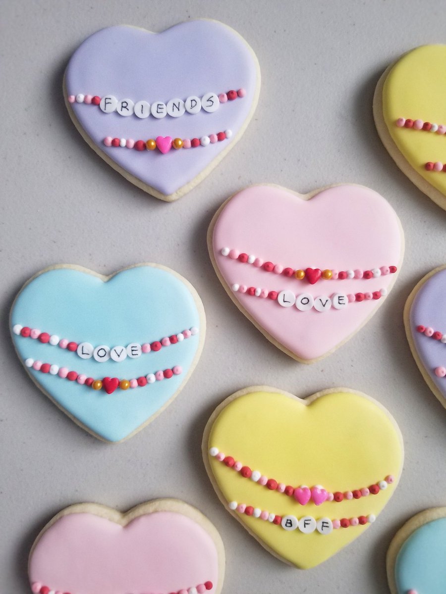Happy Valentine's Day ♥
#happyvalentinesday #valentines #valentinescookies #sugarcookies #decoratedcookies #cookiedecorator #vancouvercookies #vancouverbaker #luvu #love #cookieofinstagram