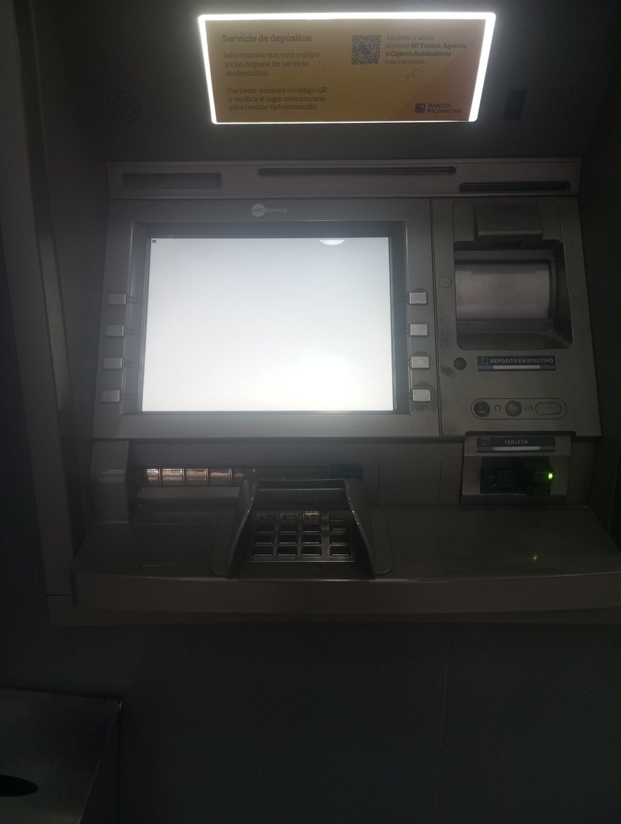gaby_stacey's tweet photo. @BancoPichincha este es el pésimo servicio de siempre de este banco en el Portal Shopping https://t.co/lfNueluv2S