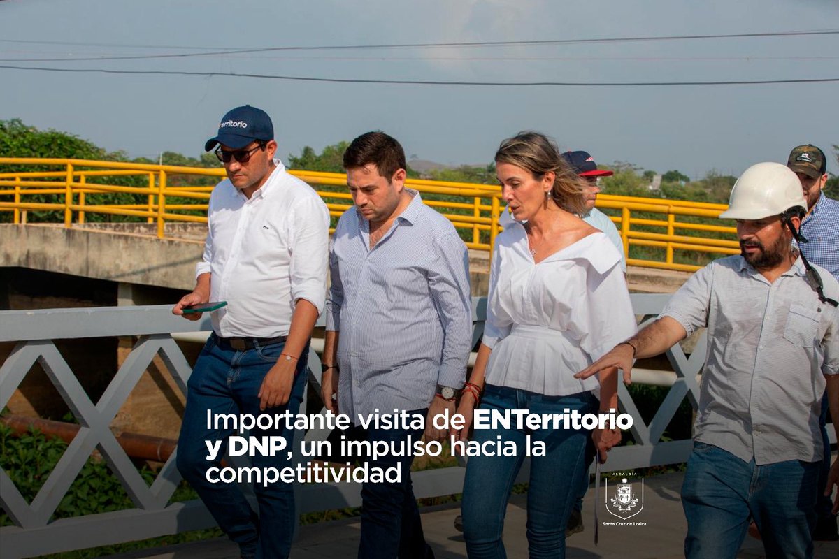 CotoManzur's tweet photo. ¡Importante visita de ENTerritorio y DNP, un impulso hacia la competitividad ‼️
🟦 Hoy inspeccionamos los avances de las obras de recuperación ambiental y paisajística del caño de #Chimalito en compañía de la Directora de Enterritorio Lina Barrera, el Gerente General de Pactos Terriroriales del DNP Eduardo Olivar, Gerente del Fondo Regional de Pactos Territoriales, William Monroy, equipo de Secretaría de Infraestructura y el Senador Amin.
🟨 Obras que avanzan en un 93% y que además del control de inundaciones, buscan mejorar el paisajismo urbano, con espacios para el deporte, la cultura y la integración social de la ciudadanía, así como la protección del recurso ambiental en este importante afluente e impulsar el turismo y el desarrollo sostenible.
¡Avanzamos con nuestra apuesta del embellecimiento urbano! 🚀