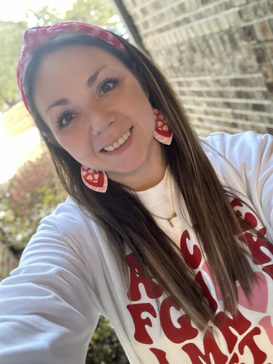 Today, I was lucky enough to be able to model a lesson in a classroom! I did not realize how much I miss teaching math to kiddos!❤️