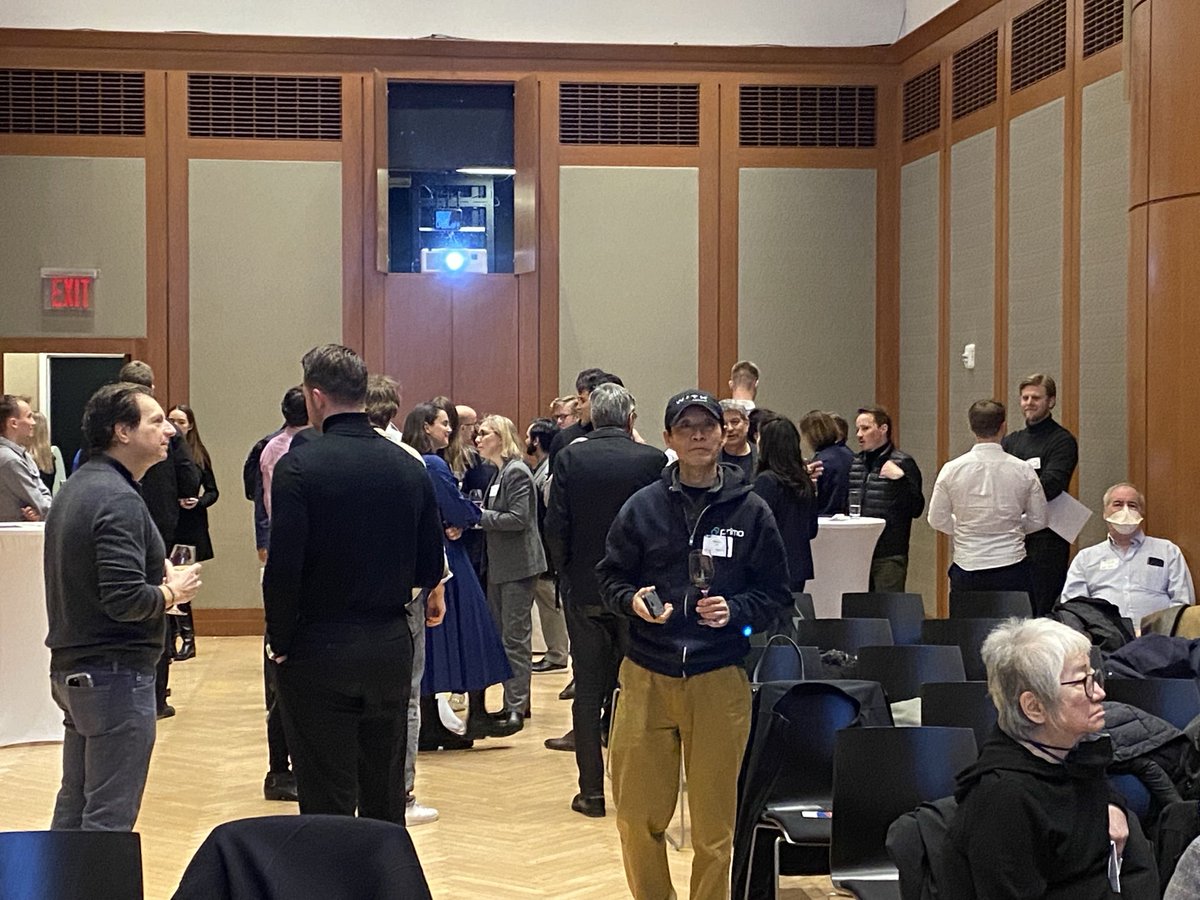 UniCologneNY's tweet photo. 🗽Live from the #STEPUSA University Program #PitchNight by @GACCNewYork & @dwih_ny tonight @GermanyNY! 🤩 Good luck to @MyVYTAL, a start-up from @UniCologne's @GatewayUniKoeln Excellence Start-up Center! 🇩🇪 🚀 🇺🇸 #internationalaffairs https://t.co/T0Y3bskmLF