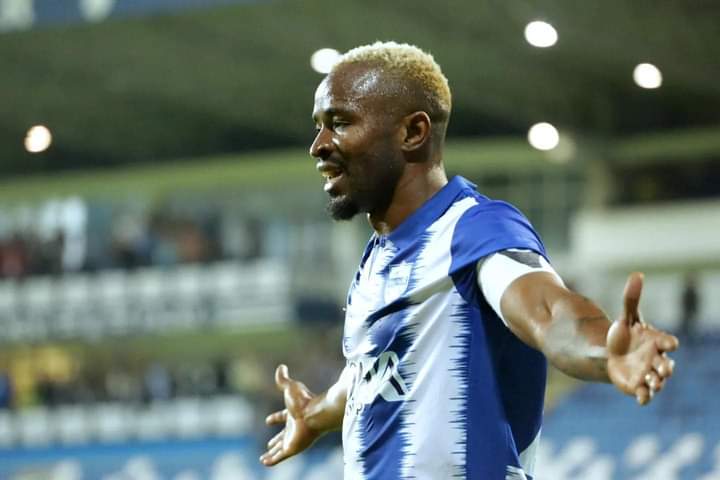 Seydouba Soumah Konkolet, obtient le passeport Serbe

Le club FK Novi Pazar a annoncé que l'international milieu de terrain Guinéen, Seydouba Soumah possède désormais la nationalité de la République de la Serbie.
 Le weekend dernier, ce joueur de 32 ans a été buteur.