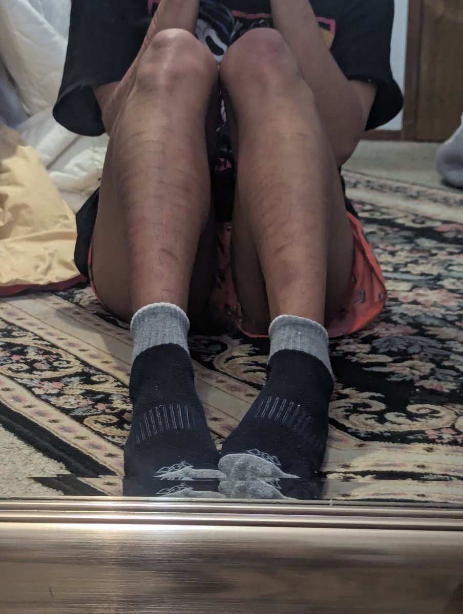 byearix's tweet photo. almost thigh gap Thursday y'all 🤧🤧 https://t.co/EkFvHcbVIX