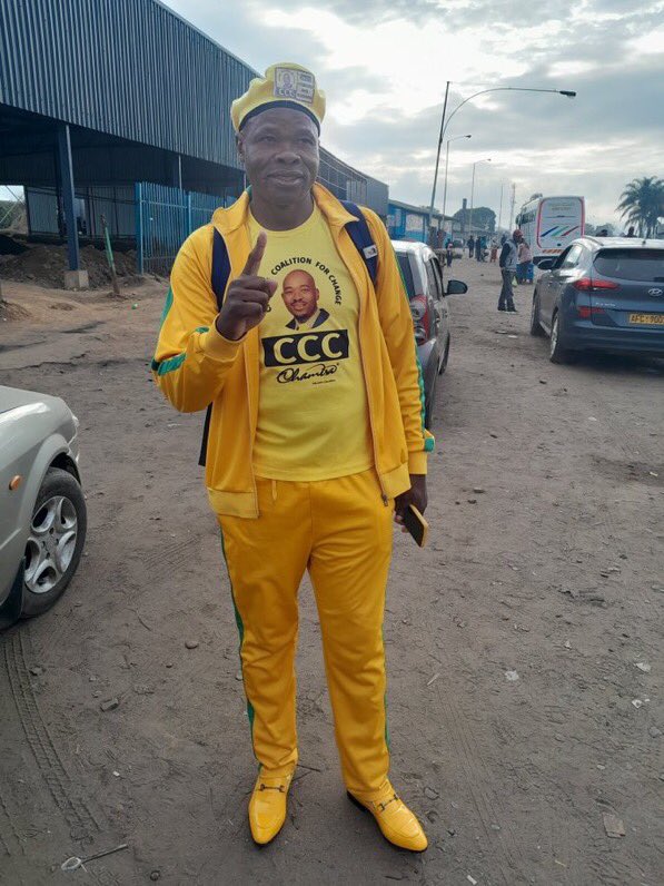 Blue_Cadre's tweet image. People know their heroes. Nywee nywee Chinoputsa waresigna!!!!

Ahhh isu semazizi hatimuzivi. Wedu ndeuyo Madzibaba Weshanduko uyo.

Like for Chinoputsa and Retweet for Madzibaba Weshanduko

Like                                 Retweet