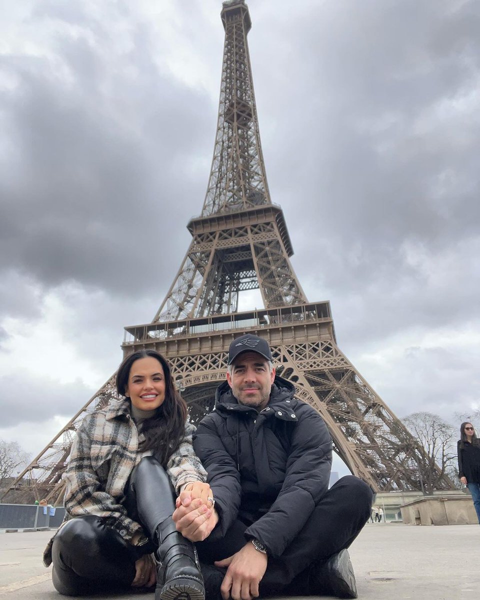 Omar Chaparro y su esposa están festejando San Valentín en el país del  amor. 🇫🇷 ❤️ 📸 Lucy Chaparro, image size:960x1200