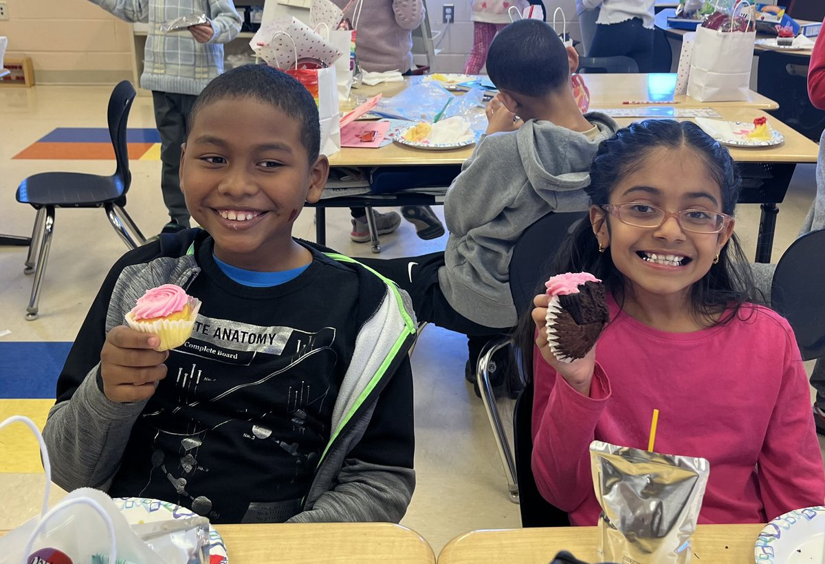 Miss Hanney tweet media