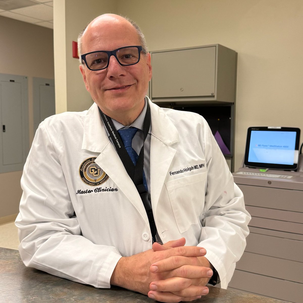 Spotted! Our own Fernando Holguin, MD, sporting his new, sparkling white Clinical Excellence Society lab coat while on service this week. Have our other Clinical Excellence Society members broken in their white coats yet?