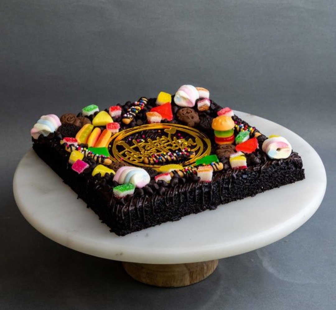 Oharafmly's tweet photo. Happy birthday to my lovely niece,Love u so much.semoga sentiasa dlm rahmat Allah s.w.t..&amp; for those yg celebrate birthday today juga semoga pnjg umur,murah rezeki kalian ya..🤗😘🥰🎂🎈🎉Love the cake too..🤩😍TQ so so muchhhh..😘 https://t.co/j5CGjo2jV2 https://t.co/TiWrNgRcmC