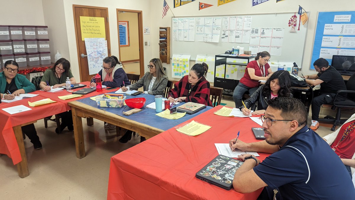 Alvarez_SEISD's tweet image. GEMS teachers focused on the process and NOT the end product as we explored Real Writing in the AI World. #GEMSpride #Here2Serve #SEISDPeoplePassionPurpose