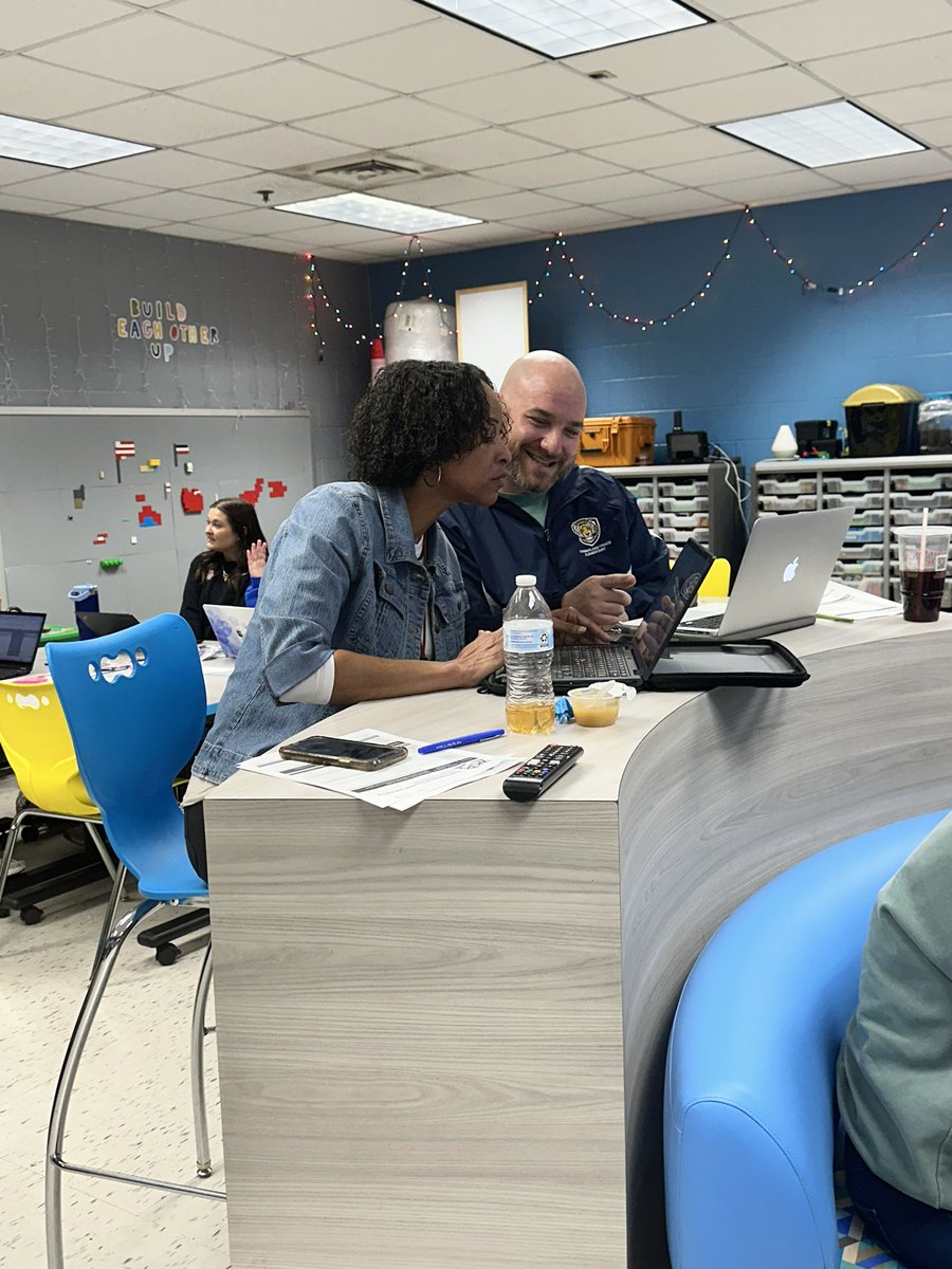 learningwithkim's tweet image. Great morning with 6th Grade Math, Science, and Social Studies teachers across the district to collaborate and grow their knowledge in standards deconstruction and task alignment. #preschooltoprofession @WarrenCoSchools