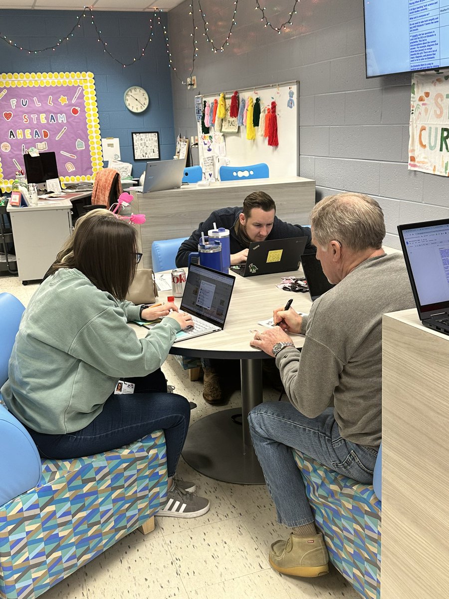 learningwithkim's tweet image. Great morning with 6th Grade Math, Science, and Social Studies teachers across the district to collaborate and grow their knowledge in standards deconstruction and task alignment. #preschooltoprofession @WarrenCoSchools