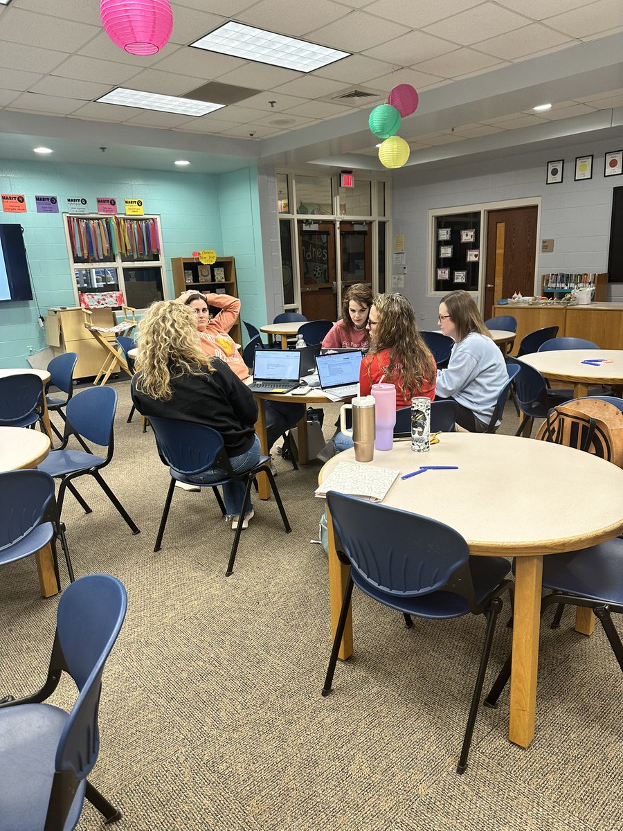 learningwithkim's tweet image. Great morning with 6th Grade Math, Science, and Social Studies teachers across the district to collaborate and grow their knowledge in standards deconstruction and task alignment. #preschooltoprofession @WarrenCoSchools