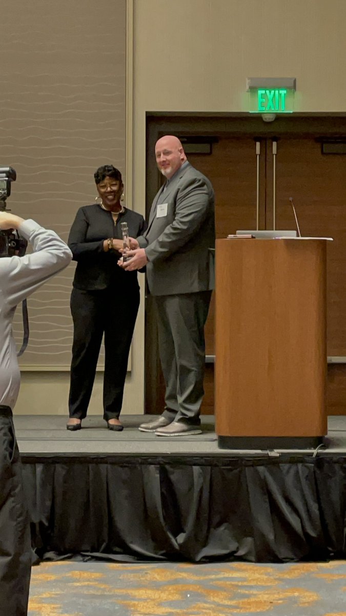 Emily Sanders tweet media