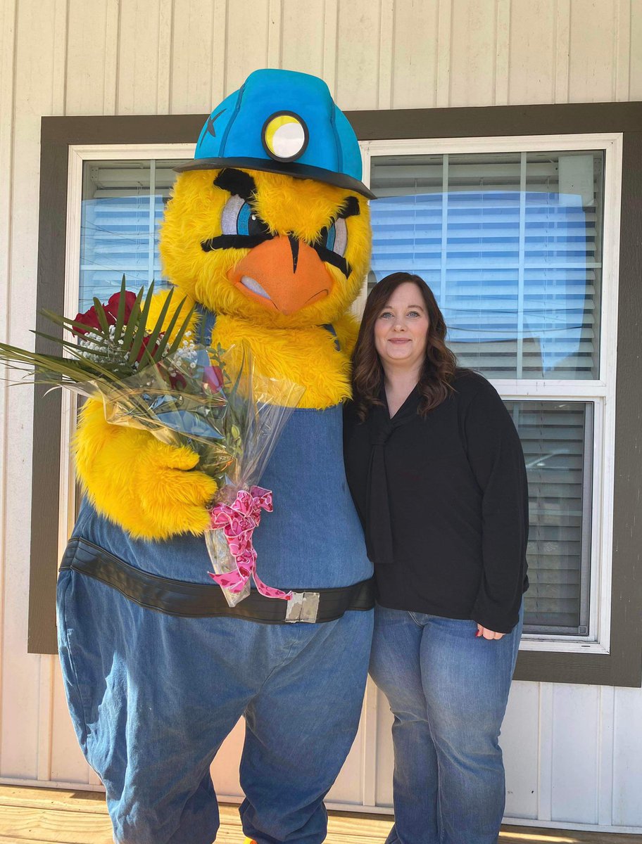 Dusty’s been hard at work delivering Dirty Birds tickets and and roses from Young Floral Company 🌹 Happy Valentine’s Day to each of you 💌 ❤️ #staydirty #DirtyBirds