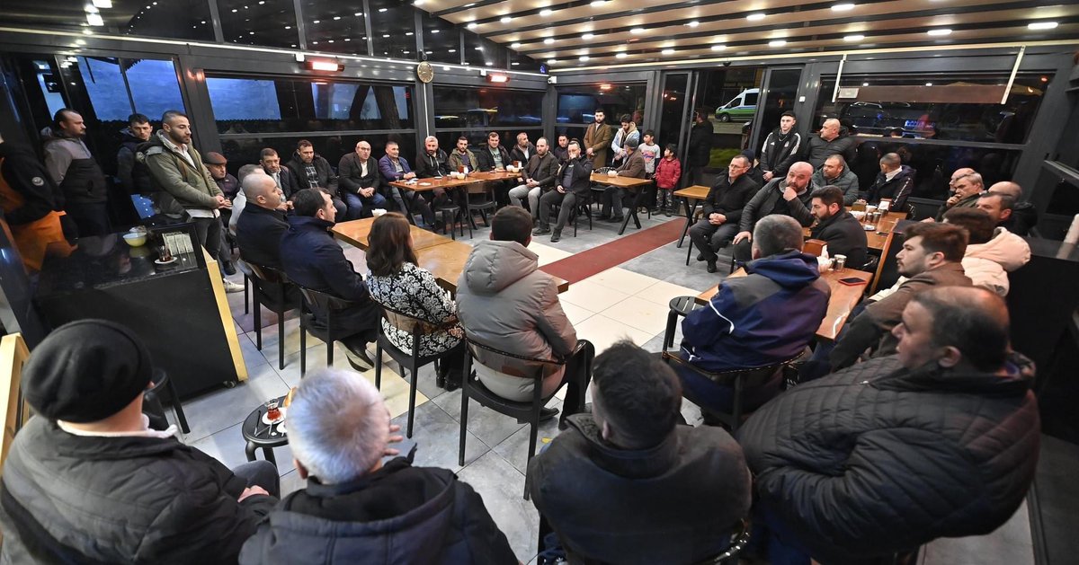 CuneyttYuksell's tweet photo. 📍𝗘𝗥𝗚𝗘𝗡𝗘 | Ulaş mahallemizde Şoförler ve Otomobilciler Esnaf Odası'nı ziyaret ettik; Oda Başkanımız Sn. Nadir Samancı ve kıymetli üyeleriyle keyifli ve verimli bir sohbet gerçekleştirdik.

Ergene Belediye Başkan Adayımız Sn. Müge Yıldız Topak ile birlikte gerçekleştirdiğimiz ziyarette, fikir alışverişinde bulunarak şoförlerimizin karşılaştığı zorlukları, talep ve beklentilerini dinledik.

Oda başkanımız ve değerli sektör temsilcilerine misafirperverlikleri için şükranlarımızı sunuyorum.