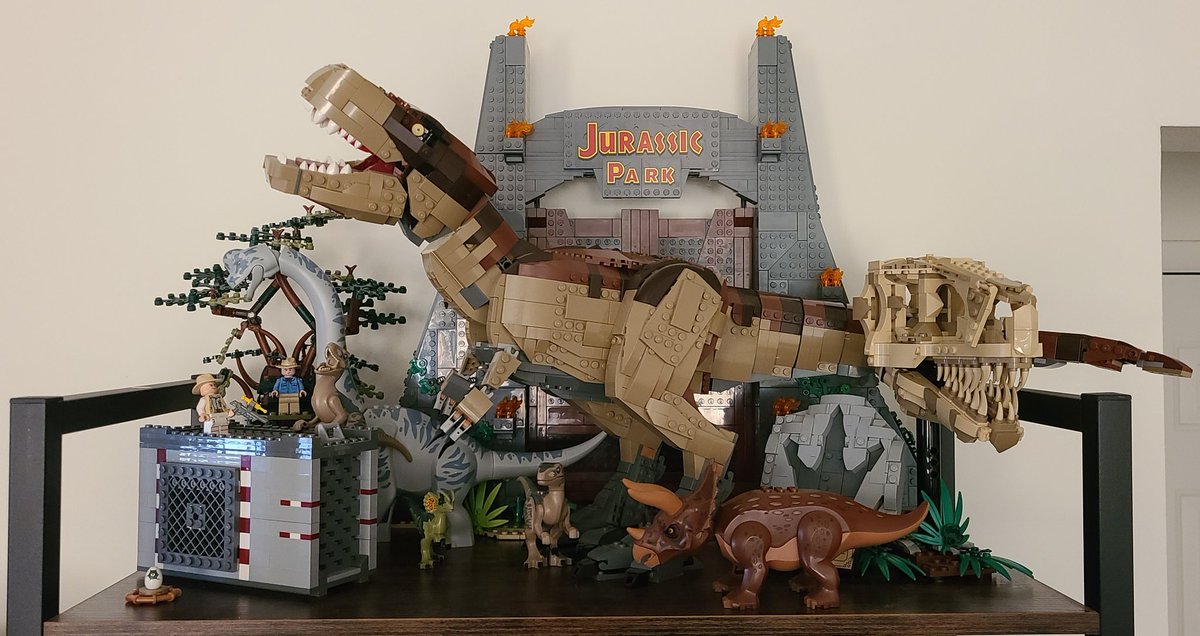 @collectjurassic @Lego It's already on 'the shelf'