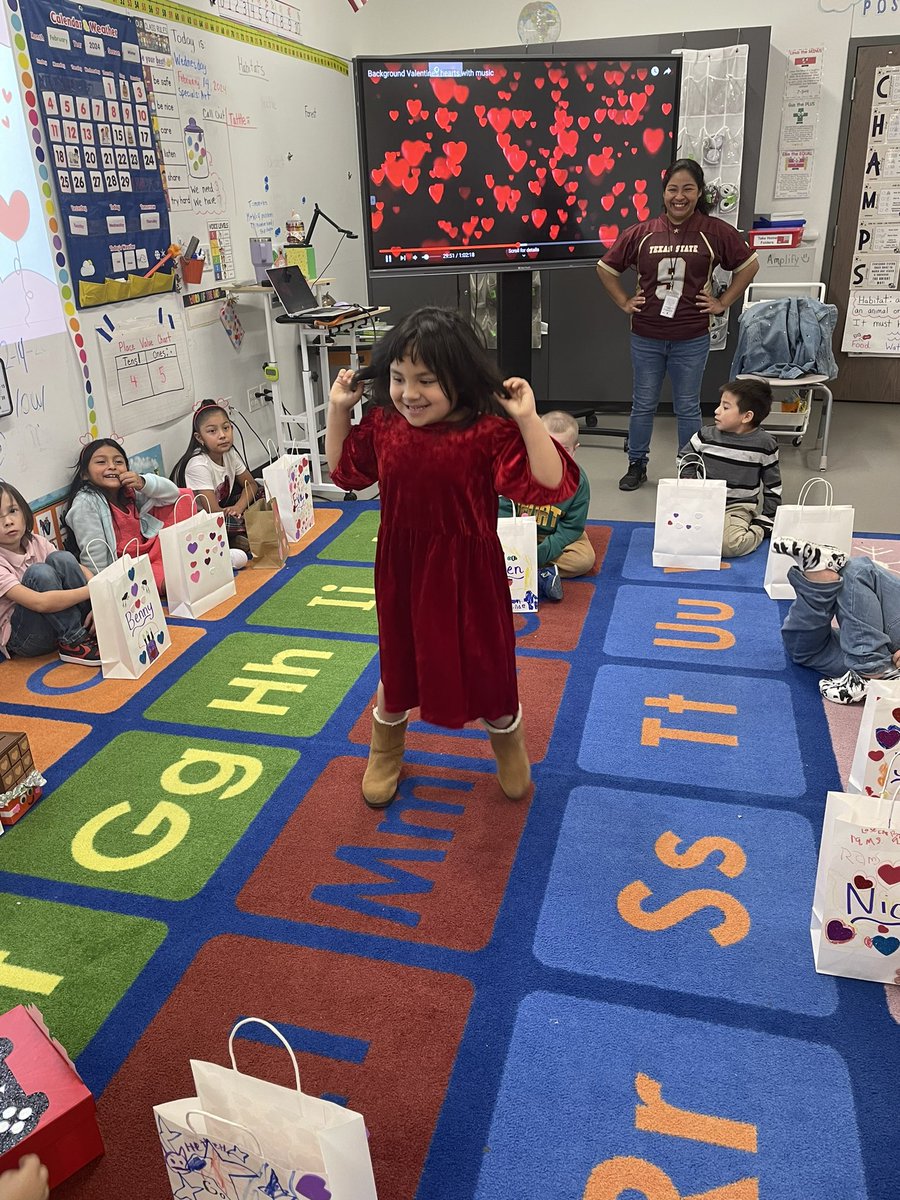 ACasanova_Edu's tweet photo. Celebrating the love in our classroom ❤️🥰 https://t.co/Rw74j7k0KT