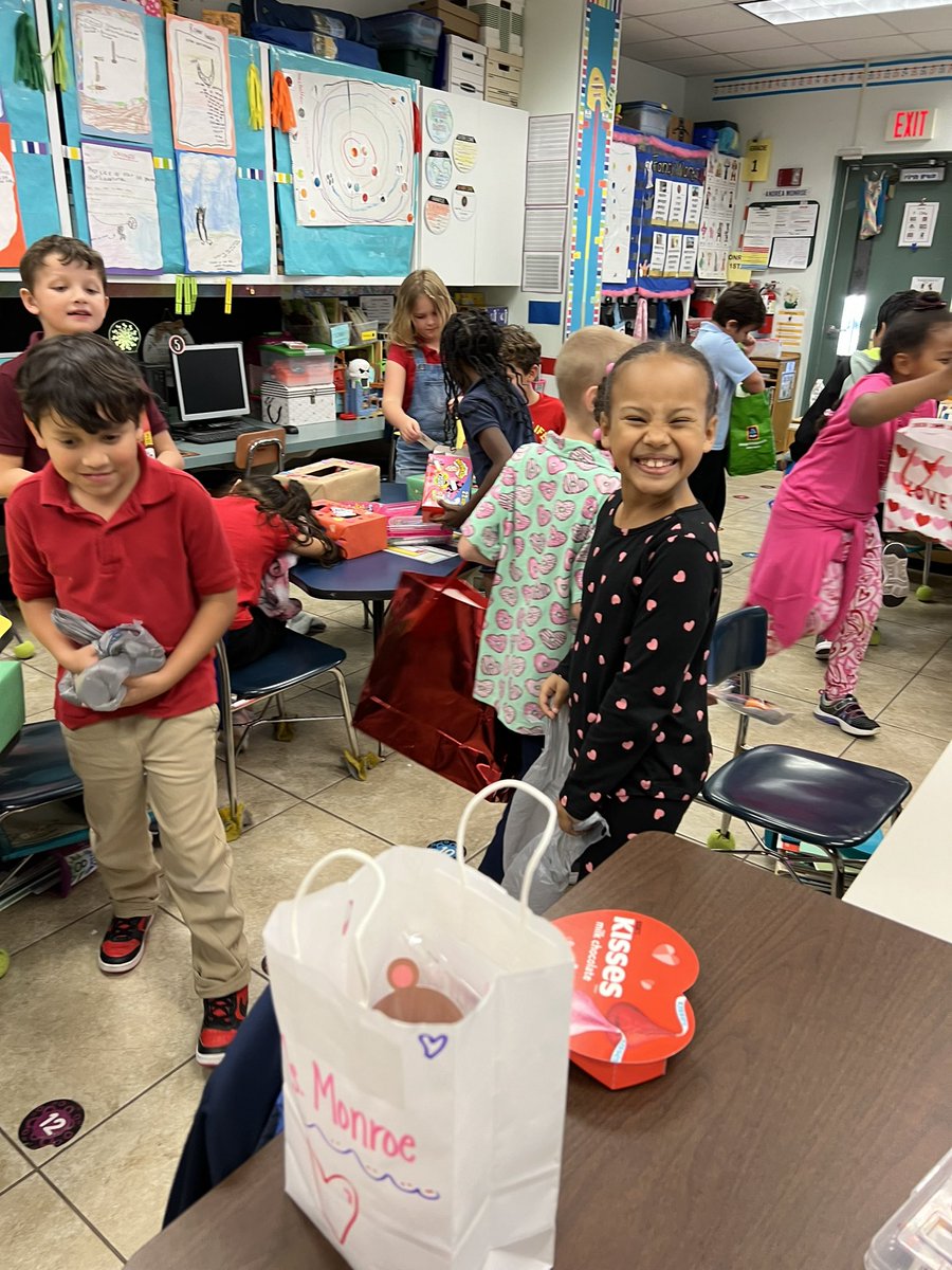 Andrea Monroe tweet media