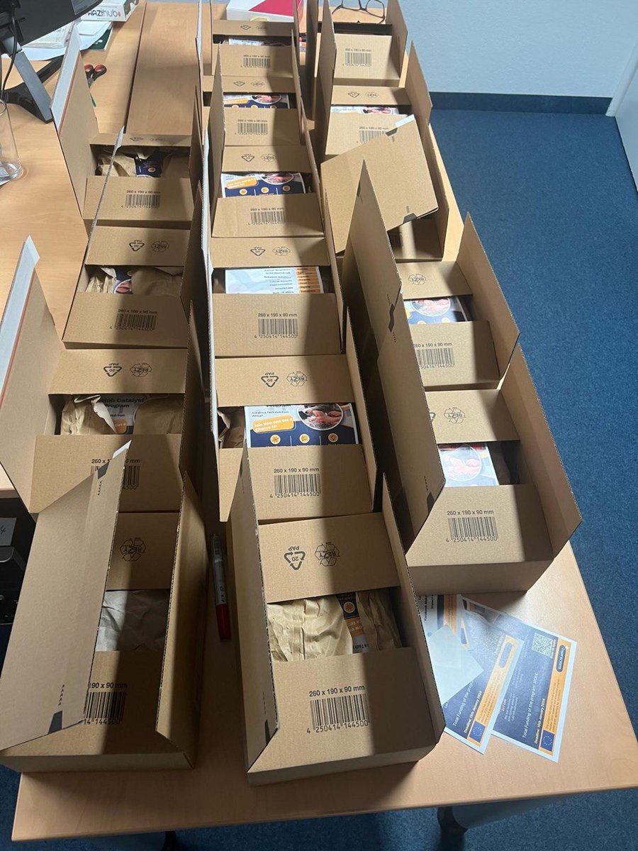 It's shipment day! The MVP Kits are on their way to the 15 selected hubs of the TecHub Catalyst Program. Innovation knows no borders! @fablabrw @AFRALTI @FabLabMogadishu @ChadInnov @wastexlab @sciencylearning @afrilogic @ImpactSchoolLS @dehub_dekut @KarakeebCO #hubiquitous