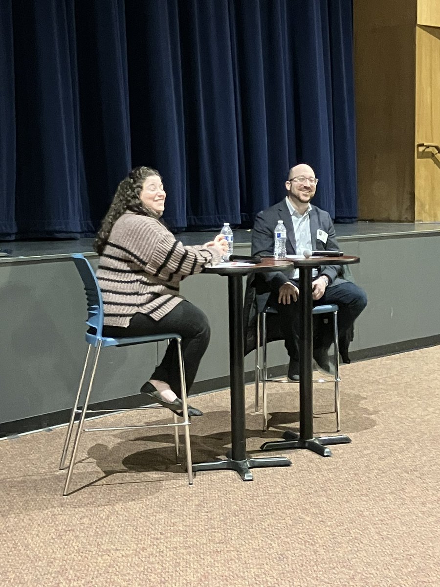 The first-ever Leyden Career Convos took place this week! Nearly 50 East students listened to Scott Hinden, General Manager at @OlioePiu, talk about his position, his journey to GM, and all things about the restaurant biz. Stay tuned for our next Convo in March! #leydenpride