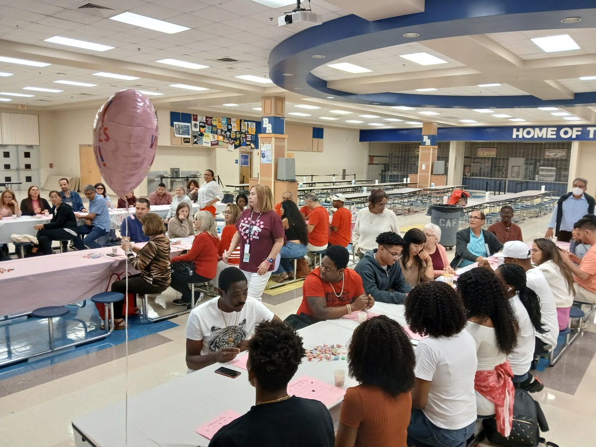 ACEofBocaHigh's tweet image. Valentine's Day BINGO for Adult ESOL students at Boca High. Happy Valentine's Day! @servos @ACEofPBC  #ValentinesDay #BINGO