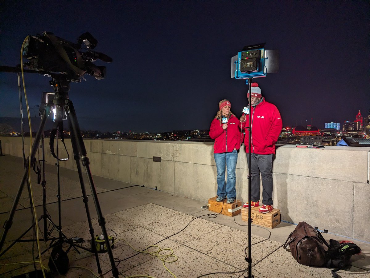 Many of our @KSHB41 team, including @CKnuteKSHB and @kholmesKSHB, have been out here for 12+ hours, first covering the Chiefs parade then, in a instant, turning to mass shooting coverage while they were *in the middle of the shooting scene themselves*. Tough day but proud of them