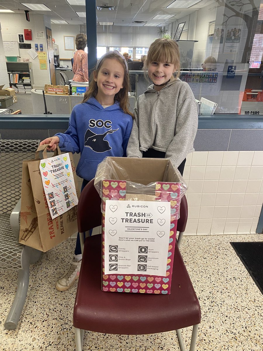 MrsSmithOCES's tweet photo. Our Green Team leaders completed their first trash or treasure collection today.  What a fun and easy way to reduce our trash and have students work towards being global citizens!#trashortreasure @OldeCreekES @Rubicon @fcpsGet2Green https://t.co/OOZVUGW2GG