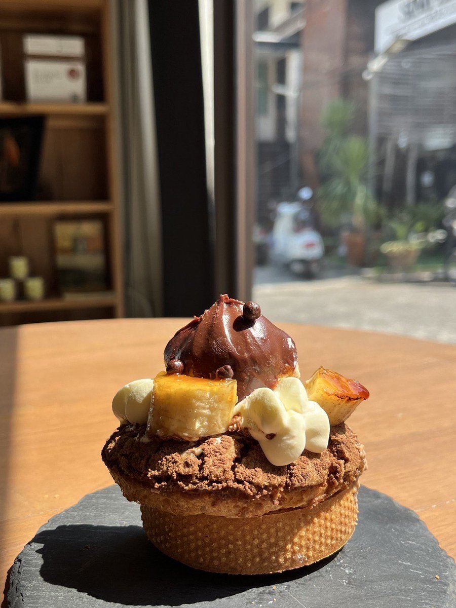 kadkokoa's tweet photo. Before we bid farewell to Sukhumvit 31 location, chef @pichetong is revamping our pastry and dessert menu, please come have a sneak peek and taste them! https://t.co/gNCQq7Em4t