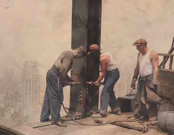 TinaXcsas's tweet photo. The Empire State Building in 1931 https://t.co/vZgFvgiNha