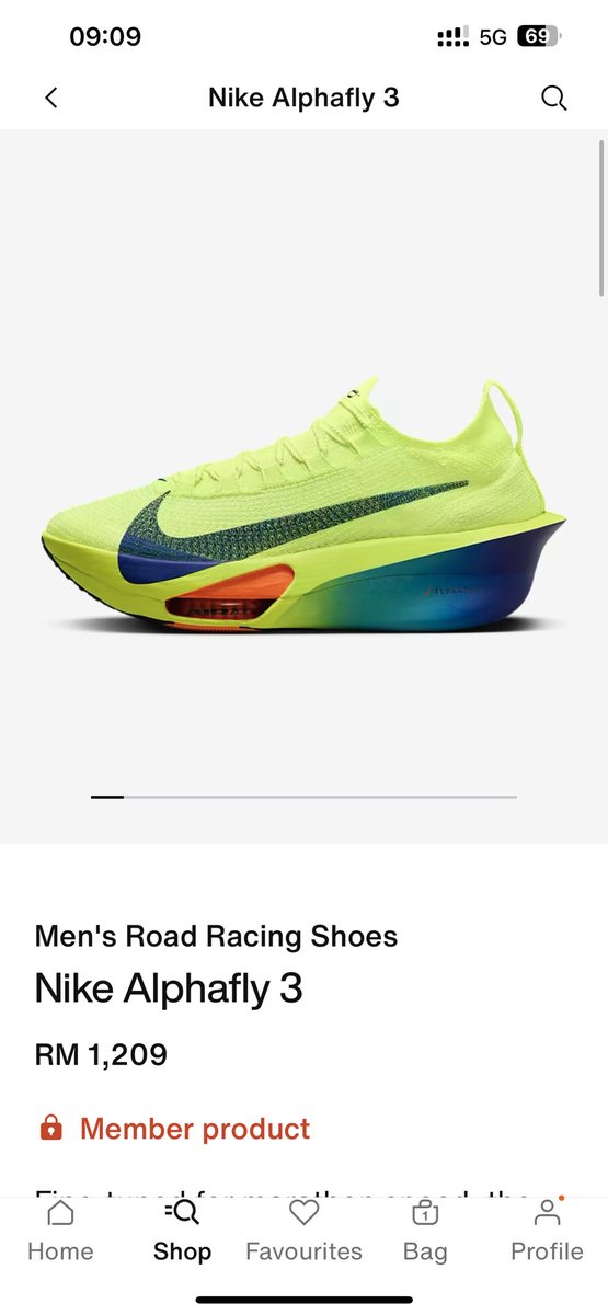 FareedDaaim's tweet photo. Launching hari ni 9 pagi. Baru pukul 9:08 dah sold out 😭😭.

Power lah runners kat MY ni. https://t.co/vyeAjtAWrF