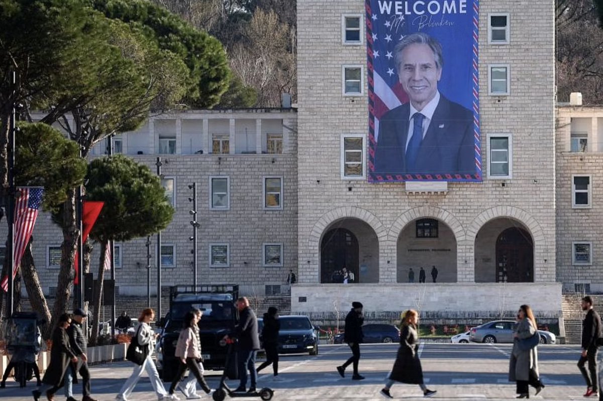 U.S. Secretary of State Antony Blinken will travel to Tirana today 🇦🇱🇺🇸 According to the @StateDept, Sec. Blinken will reaffirm the strength of US relations with Albania, a key partner in the Western Balkans. Welcome to Albania, @SecBlinken! 🎉