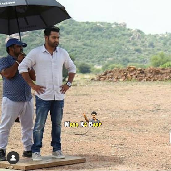 Strange_posts's tweet image. Wooden plate vundhi ga
6 feet height la pose 10gundham 😂 
@tarak9999 #BEfamily #prabhas