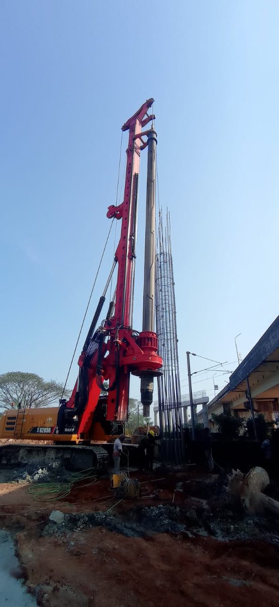 MEIL_Group's tweet photo. A #pilereinforcement cage strengthens foundation piles by providing a robust framework of steel bars, leading to enhanced structural stability. This image shows #MEIL teams at #Chengala Road Project, #Kerala, lowering the pile reinforcement cage.
#BuildingTheNation #RoadProject https://t.co/p0tAuxYpiC