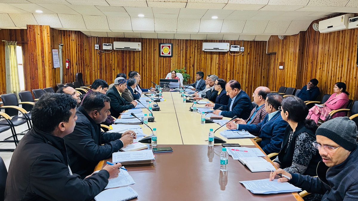 प्रमुख सचिव, चीनी उद्योग एवं गन्‍ना विकास विभाग की अध्यक्षता में आज दिनांक 15-02-2024 को गन्ना किसान संस्थान, लखनऊ के सभाकक्ष में वर्चुअल विभागीय समीक्षा बैठक आयोजित की गई 
#upcane  #reviewmeeting  #weeklymeeting 
<a href="/UPCane/">Cane Development UP</a> <a href="/UPGovt/">Government of UP</a> <a href="/CMOfficeUP/">CM Office, GoUP</a> 
<a href="/InfoDeptUP/">Information and Public Relations Department, UP</a>