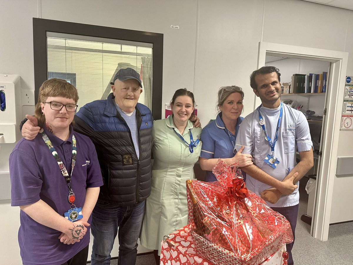 #congratulations to our @F15Ward #valentines #hamper #winner ❤️ Ron (app sought) who told us he had never won anything before ! 👏🥳@MagicsjbSarah @lorislegs @F12Ward @MFTF14 @opalassessunit @Jolois99 @FallsWtwa @WTWADementia #kindness #happyvalentinesday2024