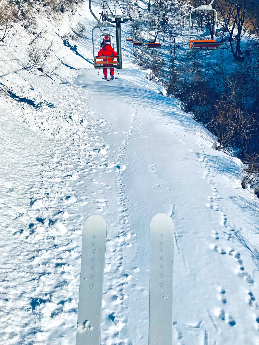T1mjT's tweet photo. 名前：いこいこ
年齢：40代
滑走歴：通算40年以上（途中育児のため離脱）
出没：新潟、福島
ギア：OGASAKA UNITY U-FS/2（WT）
ブーツ：Atomic REDSTER WORLD CUP 110
ウェア：上下DESCENTE
好き：圧雪、整地
今季目標：安全第一
 #雪山好きとして軽く自己紹介 https://t.co/dOsF6dQ7AX
