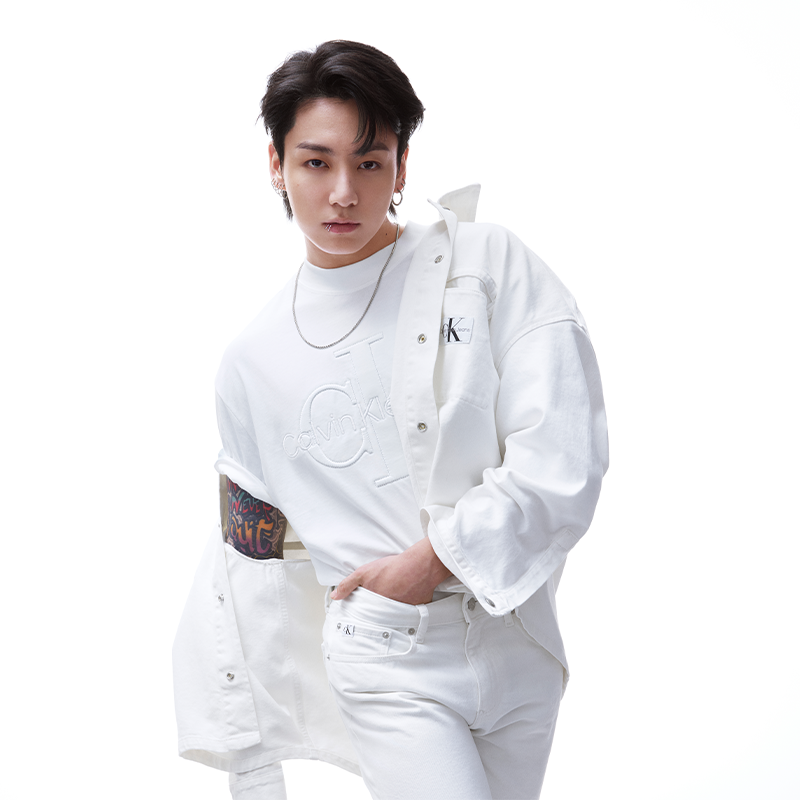 CalvinKlein's tweet photo. 글로벌 팝스타 정국, 캘빈클라인의 아이콘이 되다.​

Photo by Mertalas