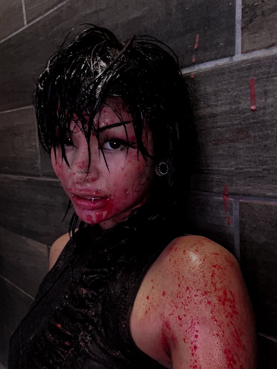 gruesomegf's tweet photo. out for blood (㇏(•̀ᵥᵥ•́)ノ) https://t.co/ER1b1wHztE