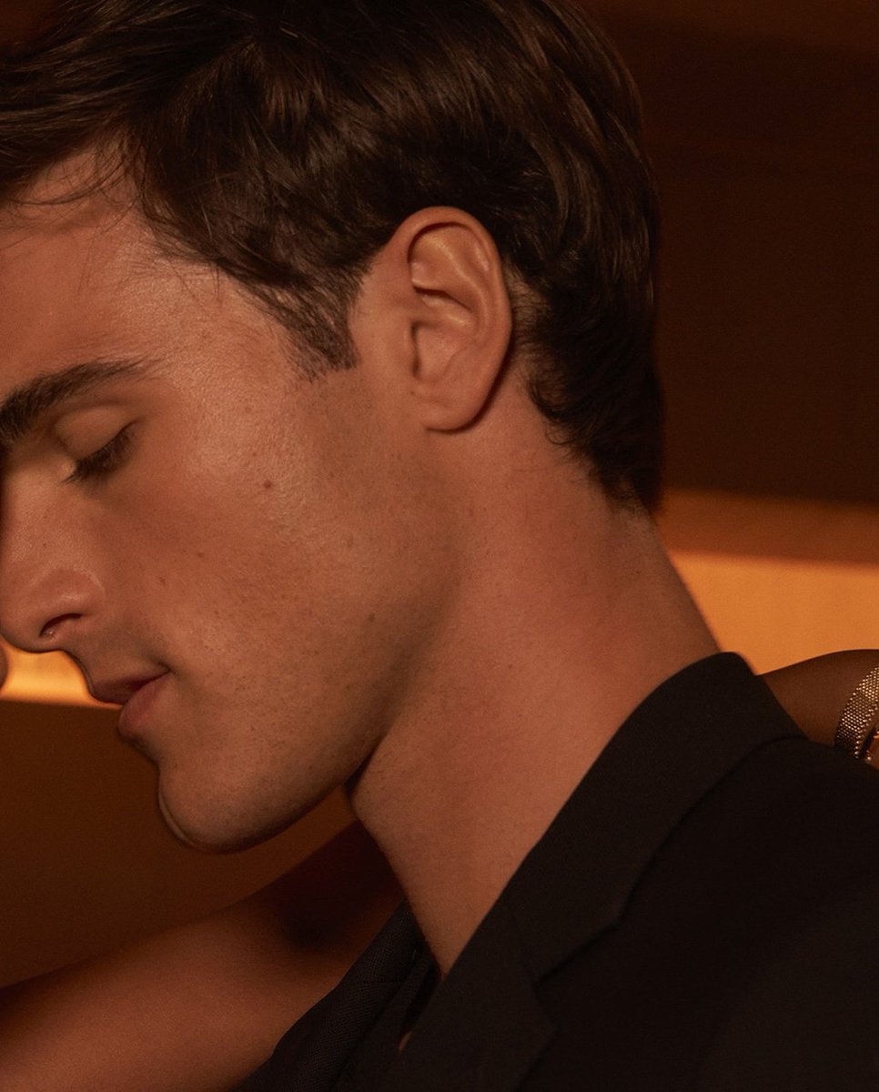 ㅤ
       ⌕   𝐒𝐄 𝐁𝐔𝐒𝐂𝐀 𝐀 𝐌𝐔𝐋𝐂𝐈𝐁𝐄𝐑

        ››  hogwarts era.
        ››  purebloood. slytherin.
        ›› mortifago. ( su padre fue de 
             los primeros mortifagos. )
        ››  enemies to lovers.
        ››  fc: jaccb elordi.
ㅤ