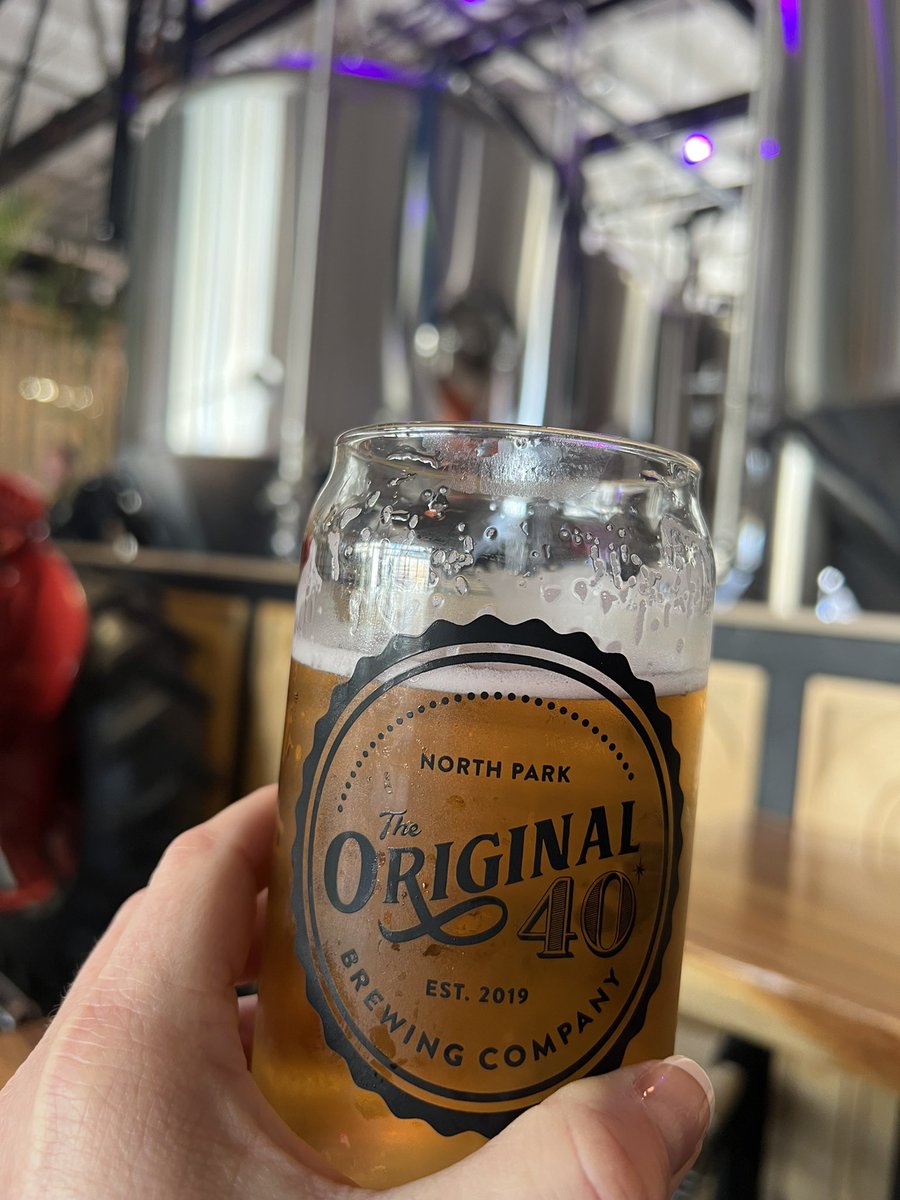 sharaeltravels's tweet image. For delicious burgers and beers in San Diego, head to Original 40 Brewing Company - with 24 taps! 
•
•

#sandiego #visitsandiego #promotion #original40brewing #craftbeer #taproom #sandiegobrewery