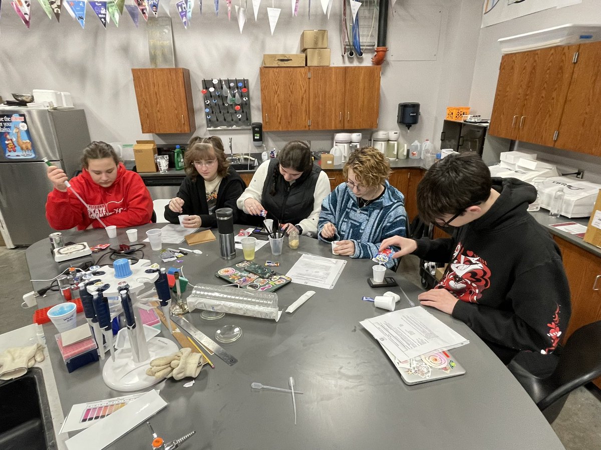 SandersGISA's tweet image. Such a great day in the Bioresearch lab…Ss practicing lab skills and following  SOPs to make soy ink and tapping into their arts skills by making Valentine’s Day  and Thank You cards. We even had our Admin join the soy fun! @grownextgen @GIAcademy @Ohiosoycouncil @OSLN